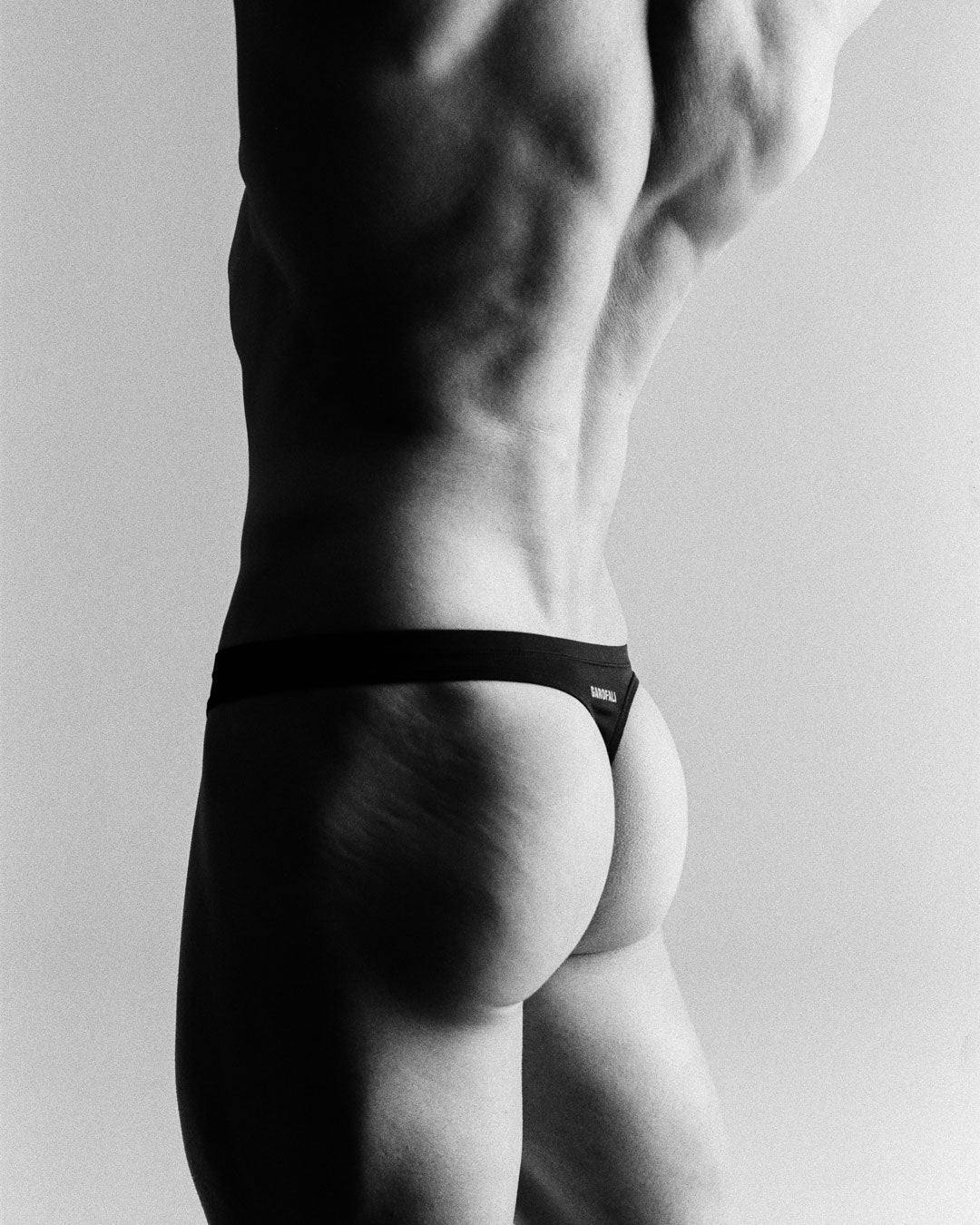 08. Thong