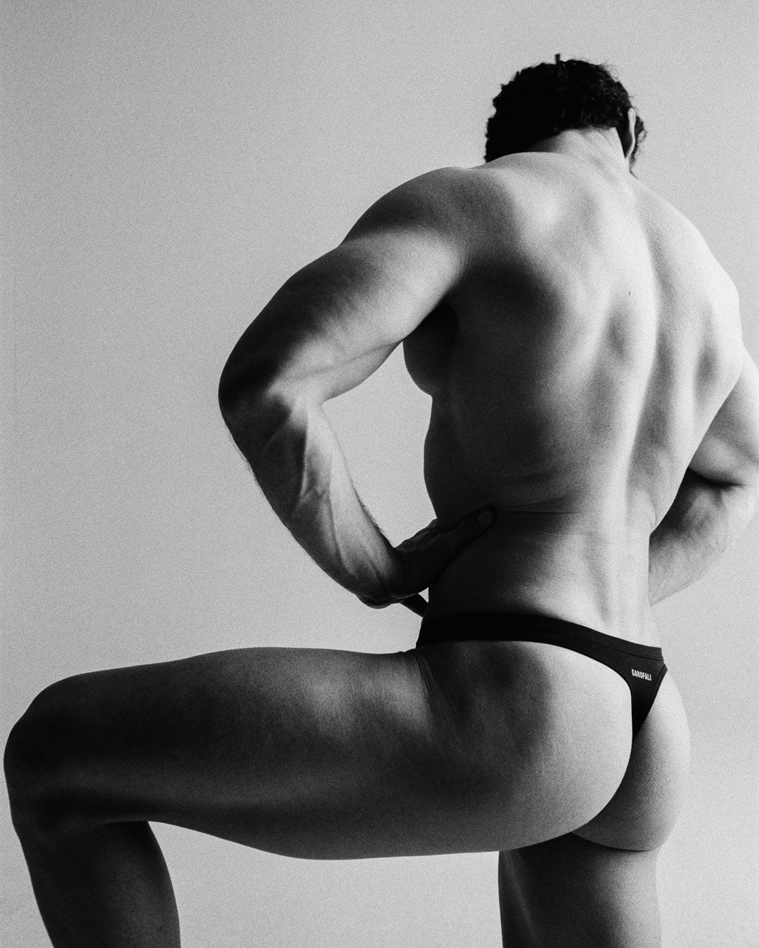 08. Thong